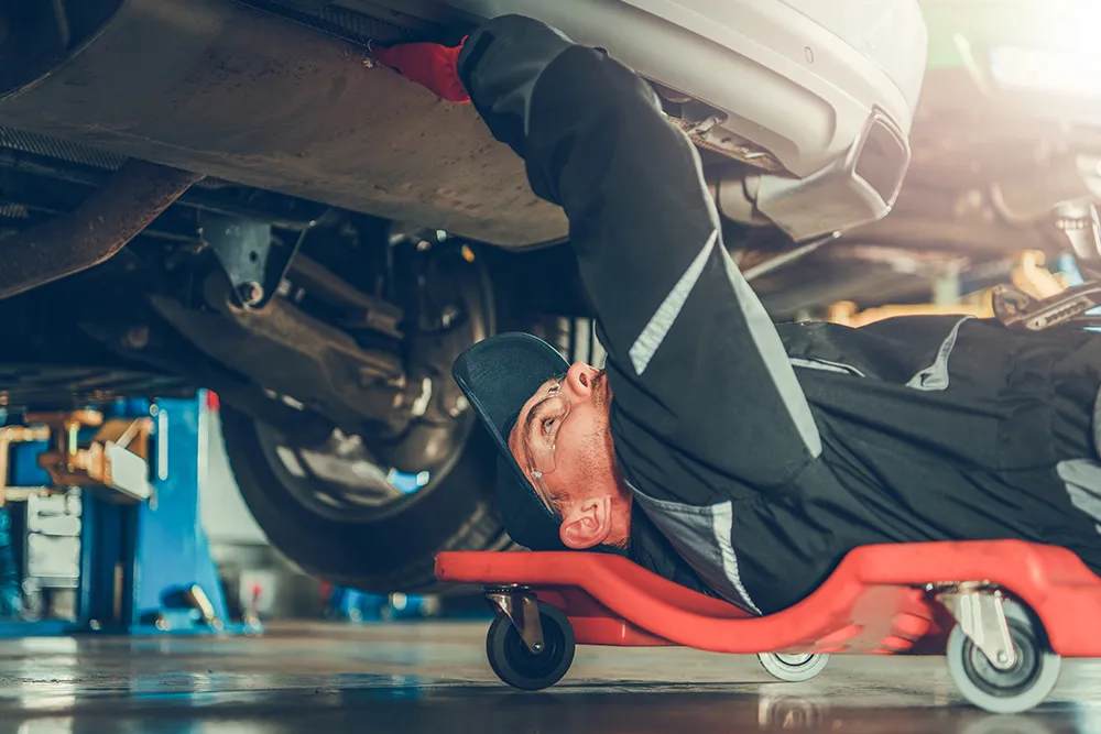 A Leaking Exhaust Manifold Will Hiss or Tap